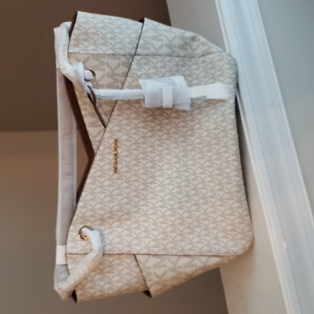 Michael Kors Jet Set Travel Tote